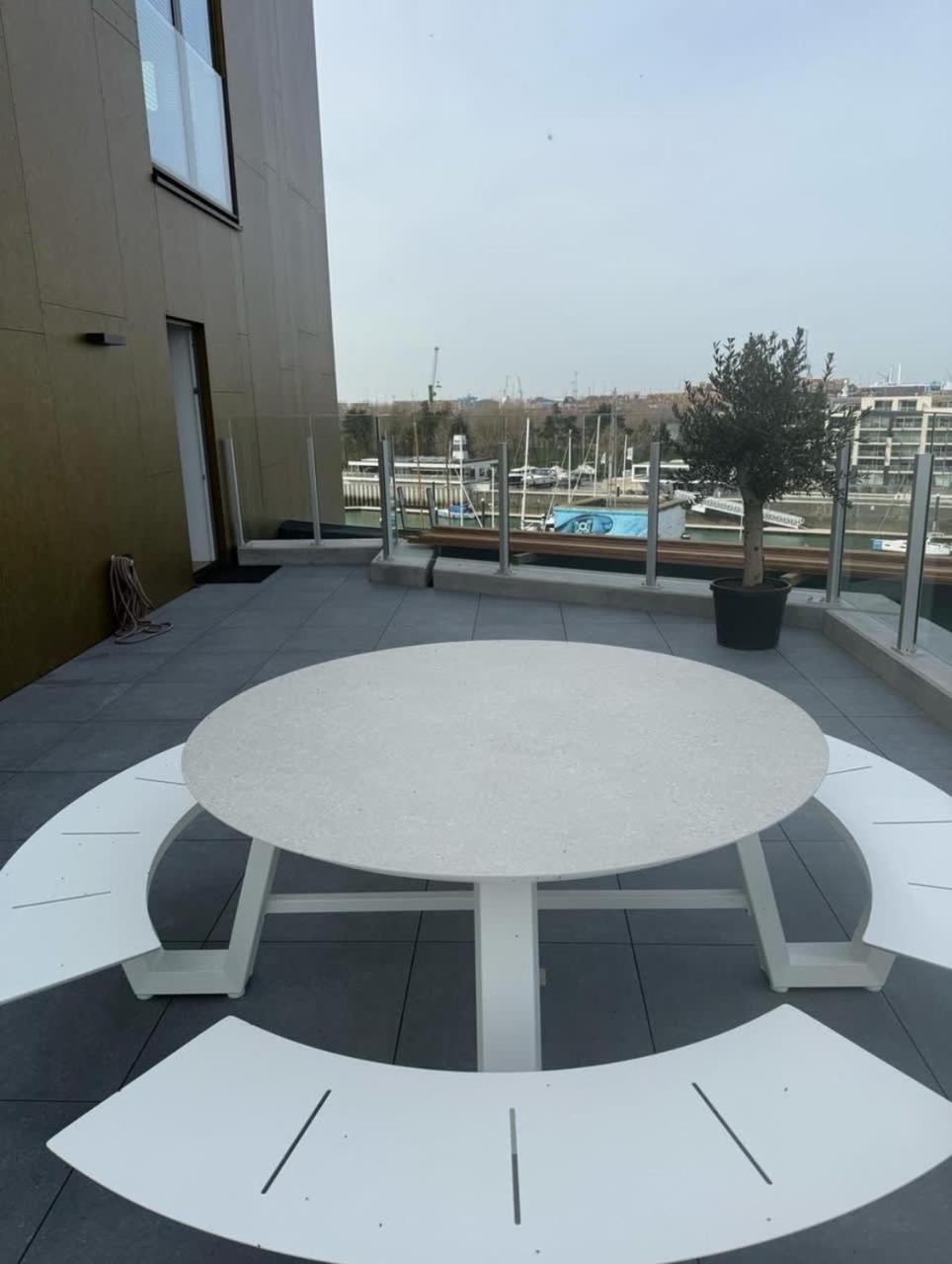 Huswell - Lovely New Apartment At The Harbor + Parking Brujas Exterior foto